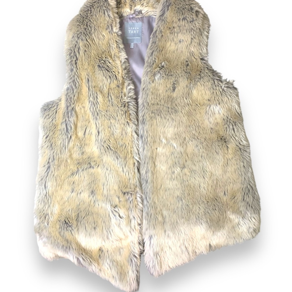 Lemon Tart Women's Faux Fur Vest in Tan Size Medium - Picture 2 of 5